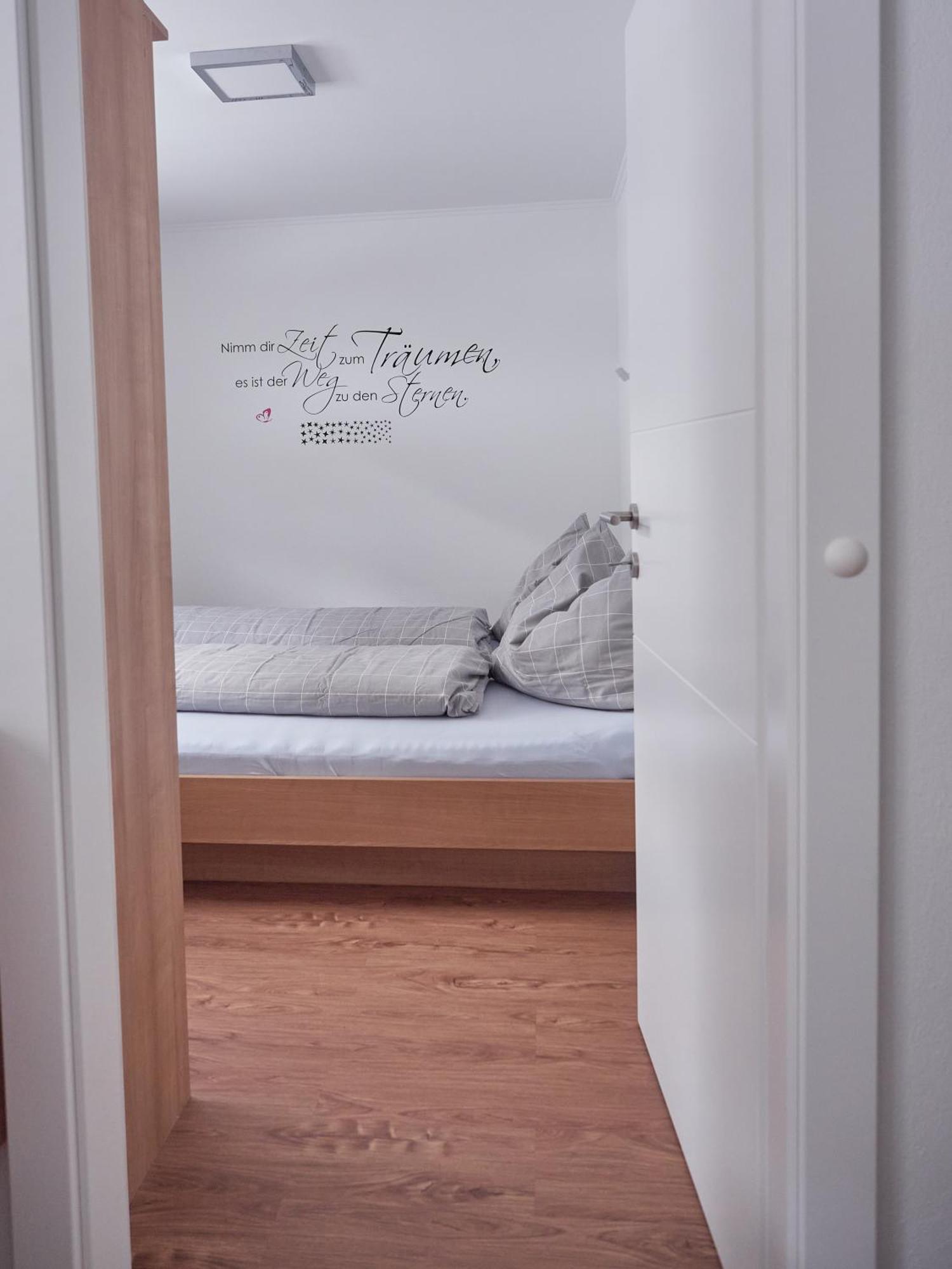 Ferienwohnung Zur Lustigen Gabi Тирзе Номер фото